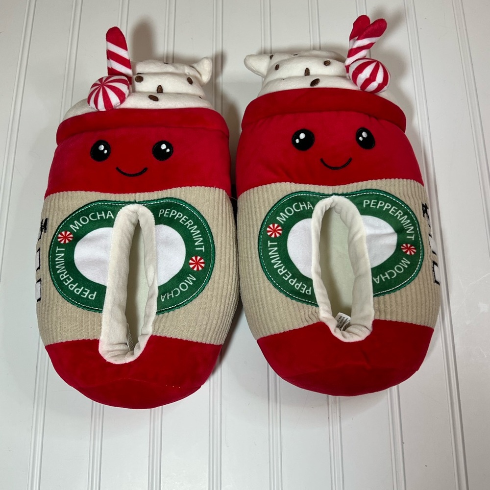 Plush Peppermint Mocha Cozy Slippers Size 5-6 NWT
